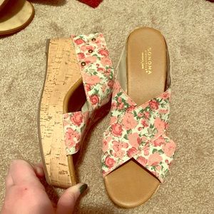 Floral wedges